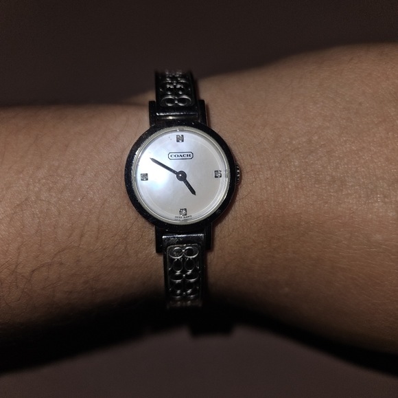 Coach Signature CC Silver Pearl Bangle Diamond Watch - Picture 6 of 7